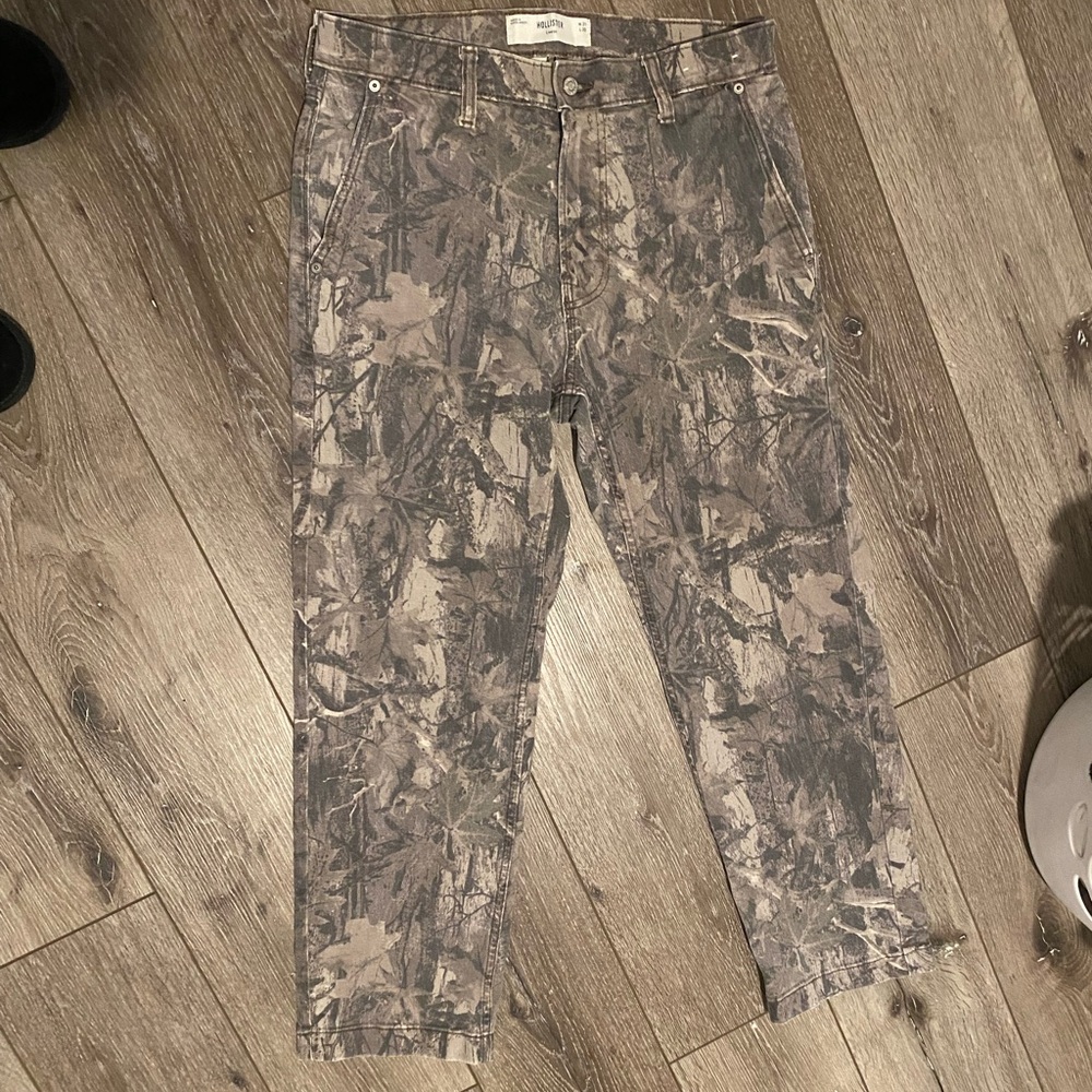 Hollister Men's Gray Camouflage Cargo Pants